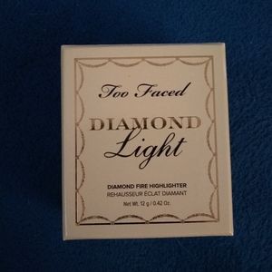 Too Faced Diamond Light Highlighter